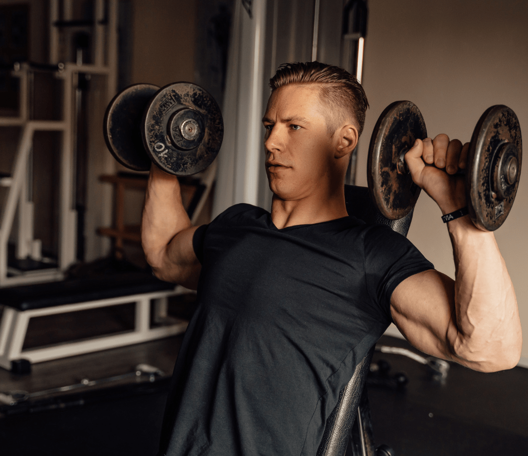 Wat train je met de shoulder press? - Kosso Nutrition | Kwaliteit = prioriteit