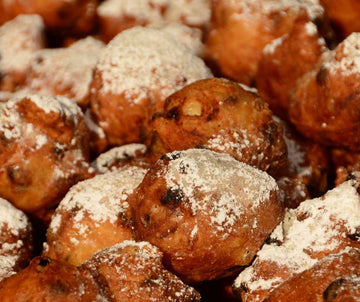 oliebollen met poedersuiker