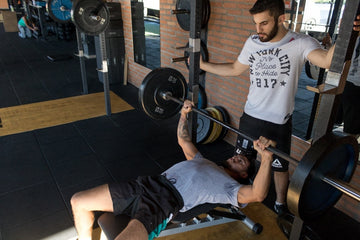 Wat train je met bench press? - Kosso Nutrition | Kwaliteit = prioriteit