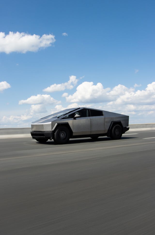 Kosso koopt de eerste Tesla Cybertruck in Nederland! - Kosso Nutrition | Kwaliteit = prioriteit
