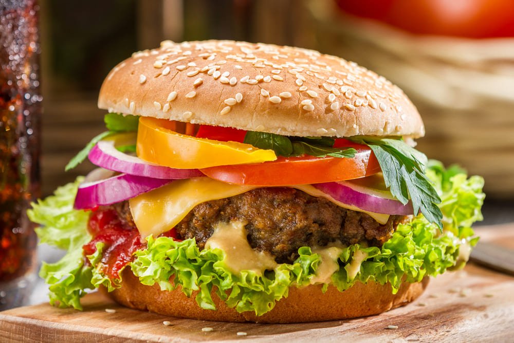 Hoeveel eiwitten zitten er in een hamburger? - Kosso Nutrition | Kwaliteit = prioriteit