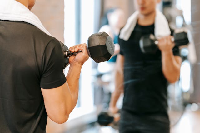 Dit zijn de beste bicep oefeningen met dumbbells